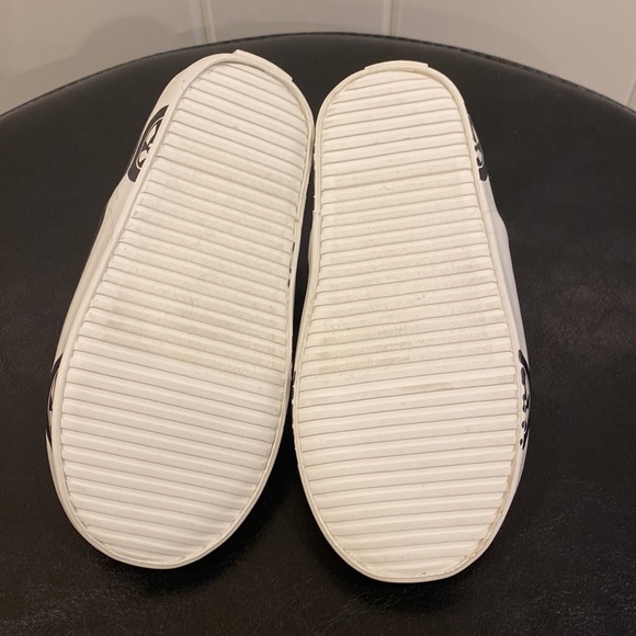 Old Navy Slip On Canvas Shoe for Toddler - Size 6 - Picture 4 of 4